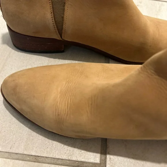 Nisolo Tan Chelsea Ankle Boots - Picture 6 of 7